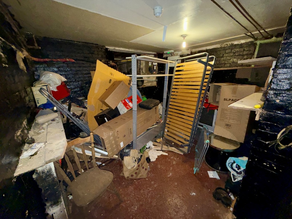 Lot: 43 - HOUSE OF MULTIPLE OCCUPANCY FOR INVESTMENT - Basement